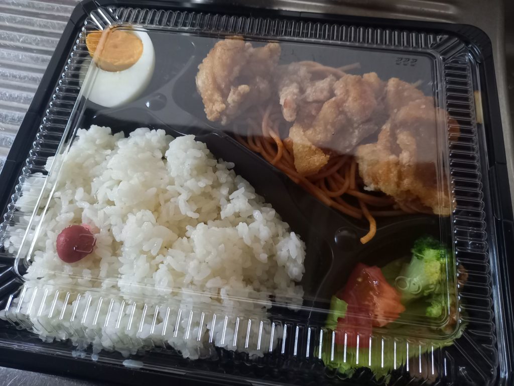 みらい子ども食堂の唐揚げ弁当
